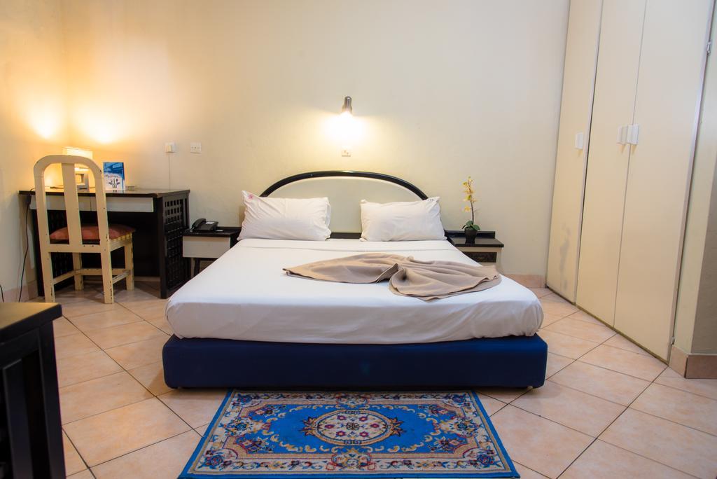 Bonabéri Hotel Beausejour Mirabel מראה חיצוני תמונה
