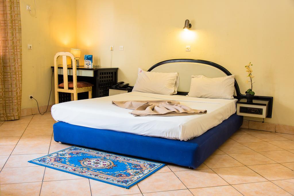 Bonabéri Hotel Beausejour Mirabel מראה חיצוני תמונה