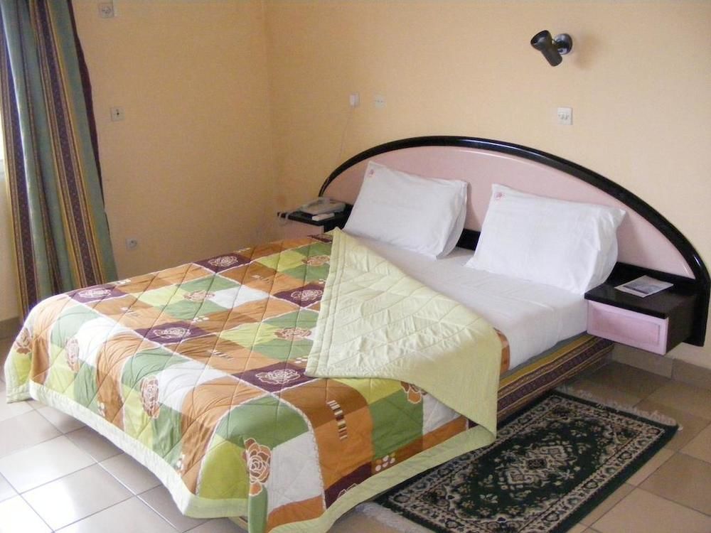 Bonabéri Hotel Beausejour Mirabel מראה חיצוני תמונה